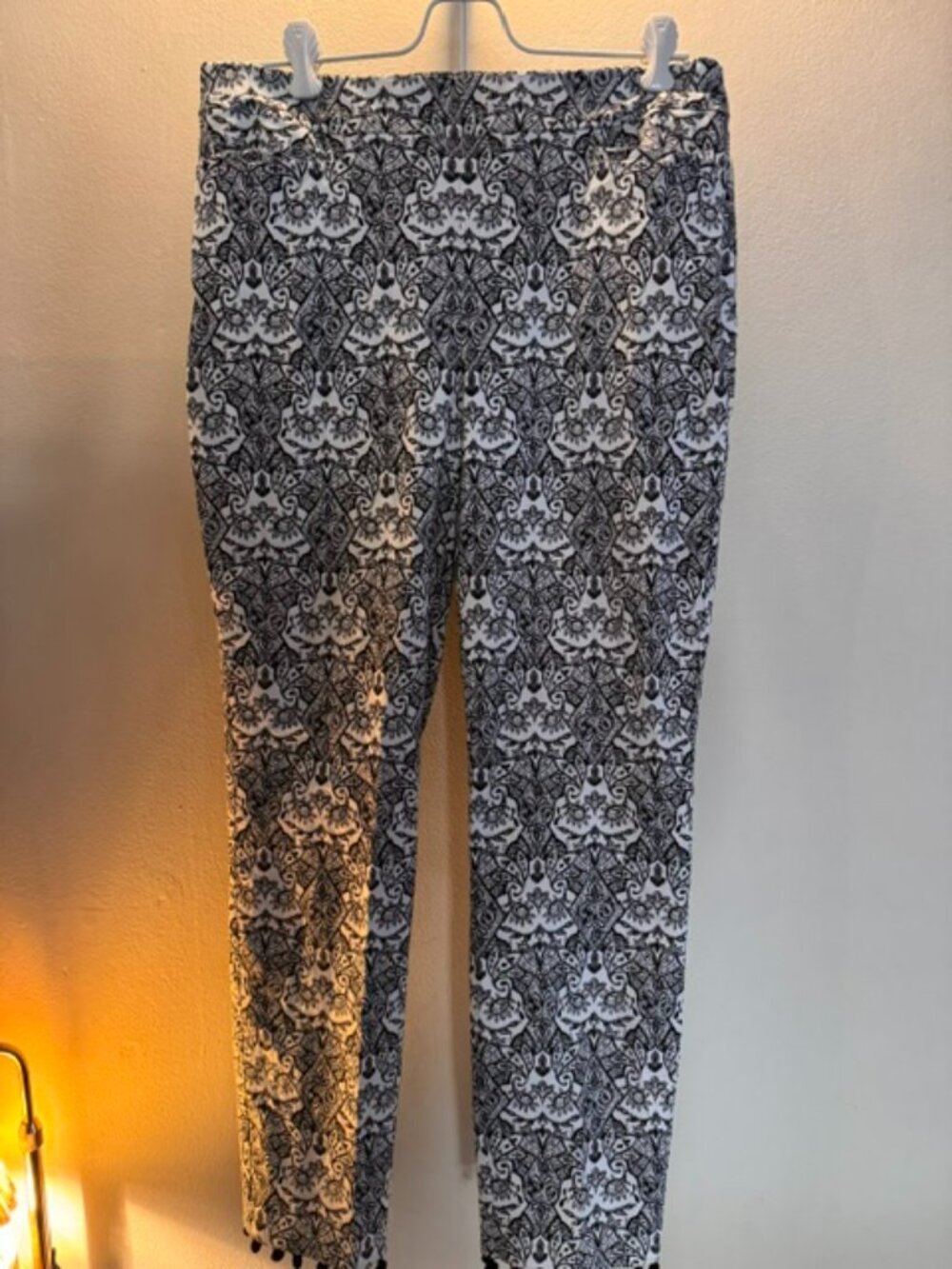 Chico's Pants Brigitte Black White Paisley Ankle Sz .5 Pom-Pom Fringe